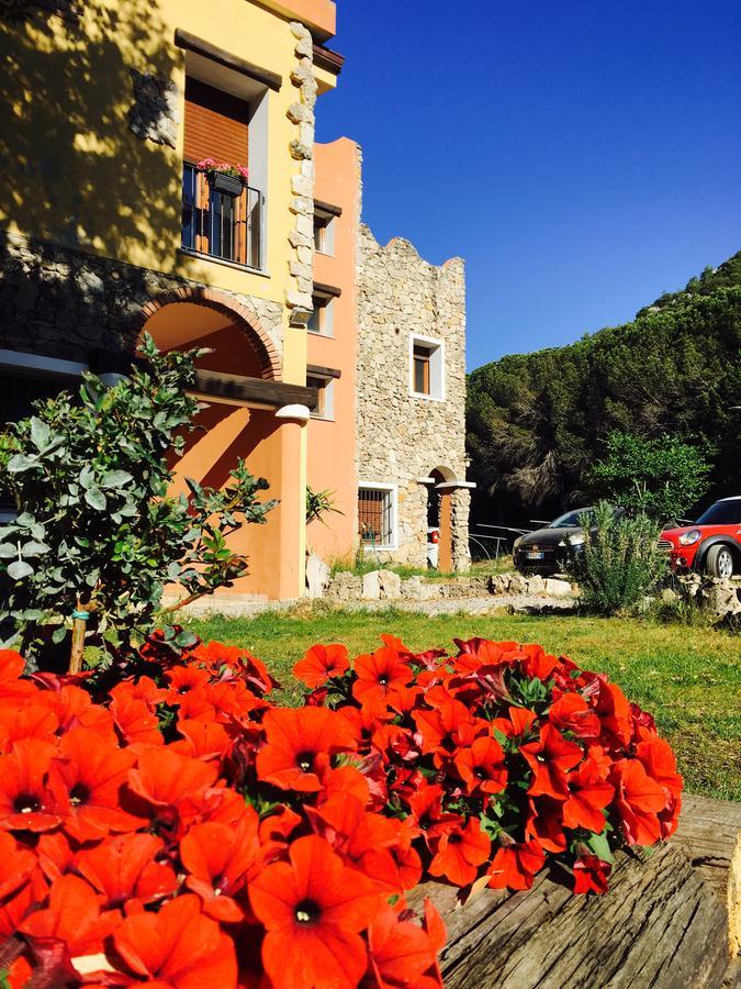 Hotel Scala San Giorgio à Osini Extérieur photo